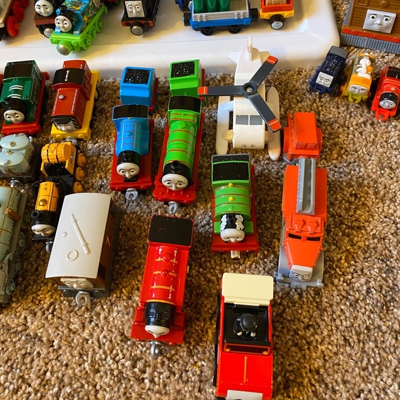 Thomas and Friends Trains- hook trains - Picture 3 of 4